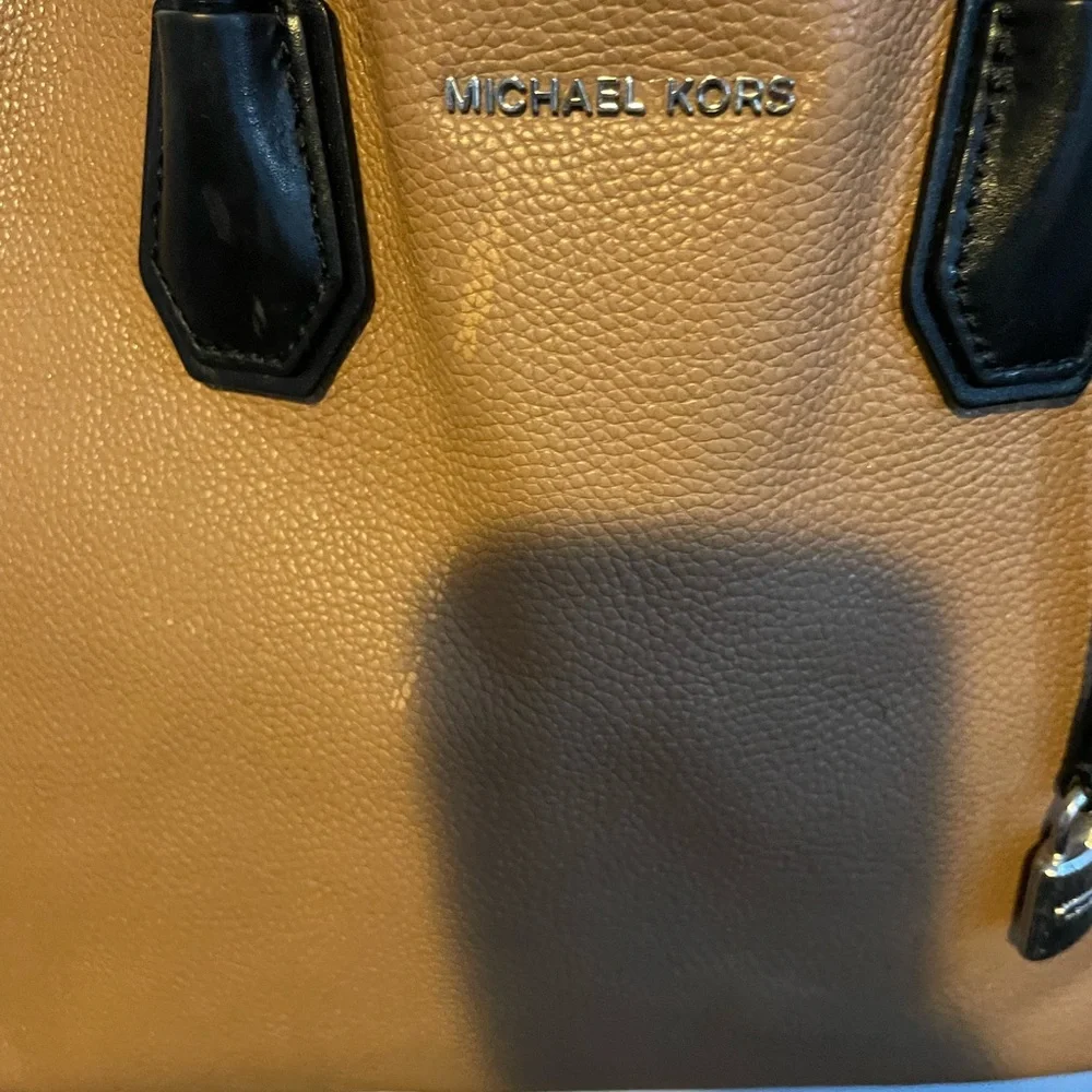 Michael Kors purse - Picture 7 of 8
